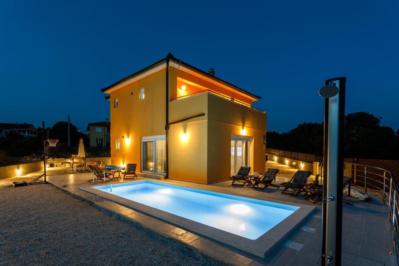 House - Skyline Villa